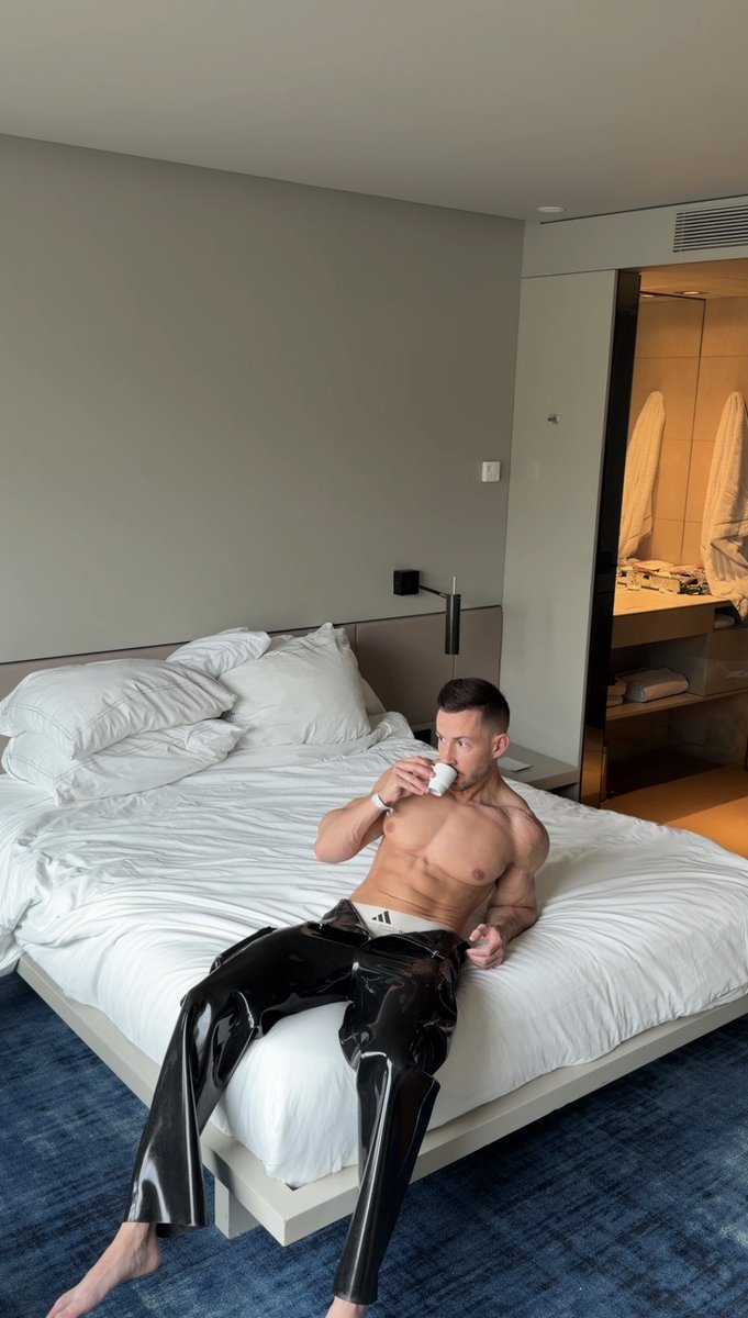 Rubbertwunk tweet media