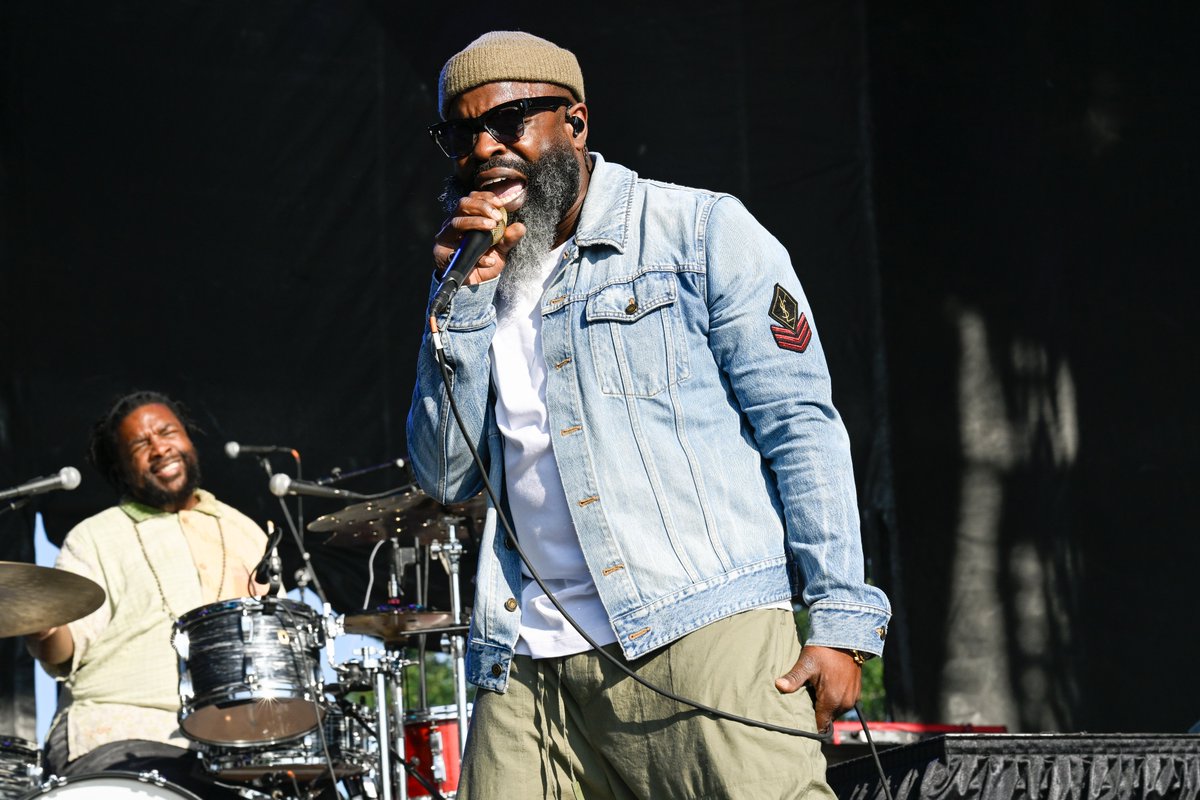 VibeMagazine's tweet image. Black Thought tells VIBE that a new album from @theroots "should" be coming out this year:

"We’re pretty much done. Hopefully it’s coming out sooner [rather] than later."
