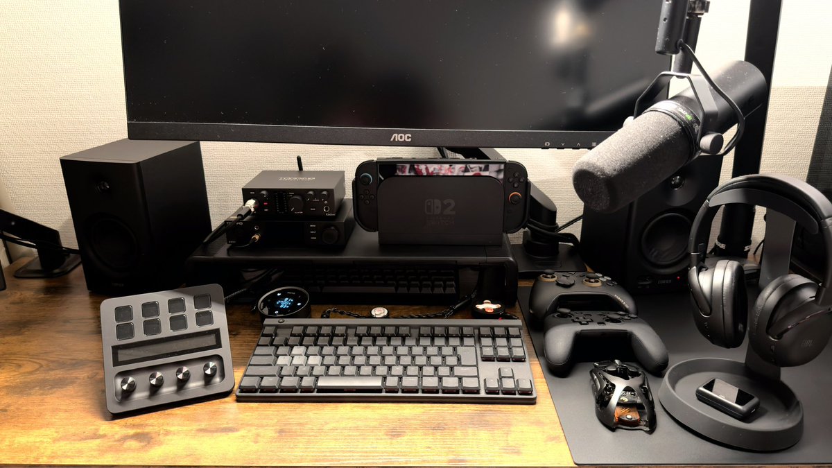 gan_men_sama's tweet photo. 完成
気に入ってるデバイスやらパーツ⤵︎ ︎
RTX4090
DT360 ARGB BLACK(昨日燃えて交換した)
Logicool G515 RAPID TKL
MM Studio M6pro＋
Angry Miao INFINITY MOUSE
JBL Tour One M3 SmartTx
Shure SM7db
Topping DX5
Elgato Stream Deck＋ さむさん塗装
BenQ Screenbar Halo 2
FLYDIGI VADER5 PRO https://t.co/ViFT2asSdc