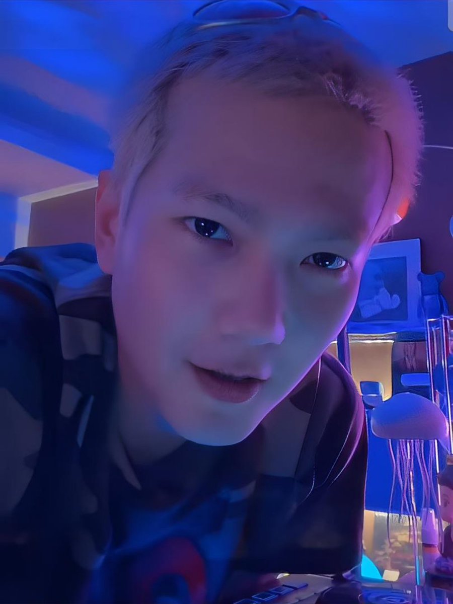 laura💙 tweet media