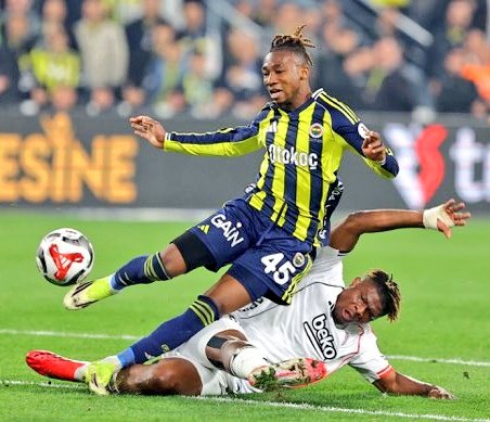 T R İ B Ü N tweet media