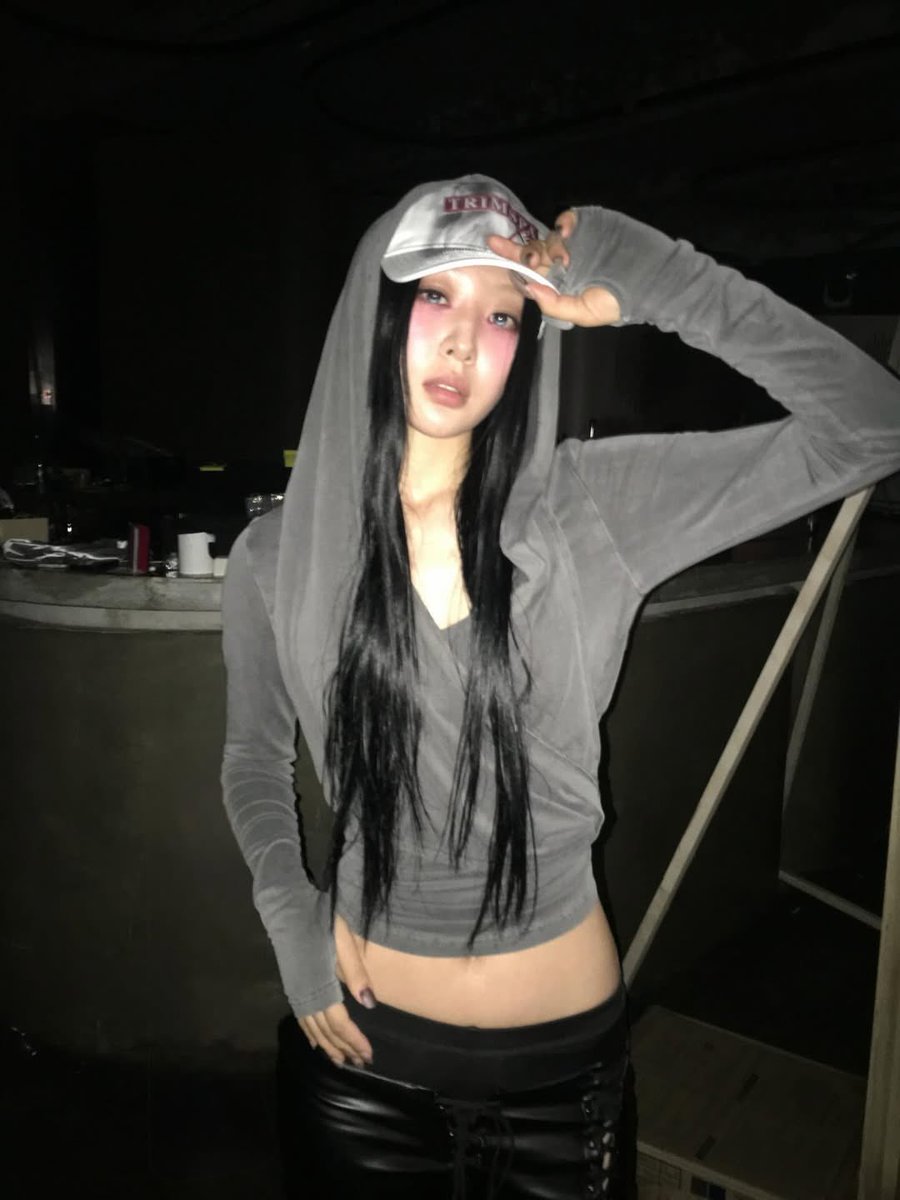 YVES_BRASIL's tweet image. 🍎 Atualização da Yves em seu Instagram (@/yvesntual).

(1/2)

#YVES #이브 #NAIL @Yves___official