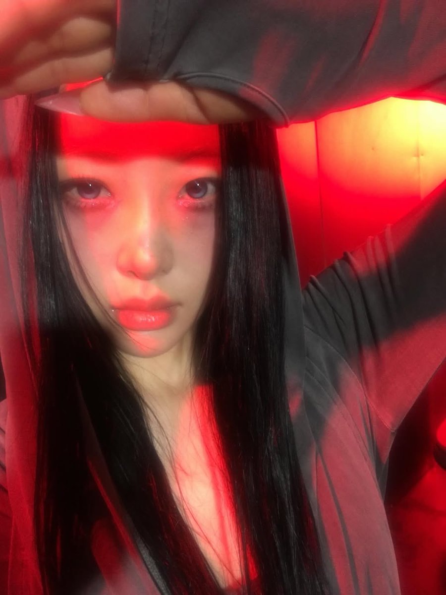 YVES_BRASIL's tweet image. 🍎 Atualização da Yves em seu Instagram (@/yvesntual).

(1/2)

#YVES #이브 #NAIL @Yves___official