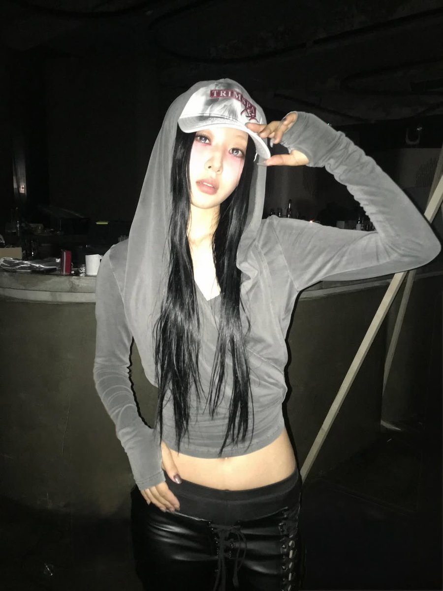 YVES_BRASIL's tweet image. 🍎 Atualização da Yves em seu Instagram (@/yvesntual).

(1/2)

#YVES #이브 #NAIL @Yves___official