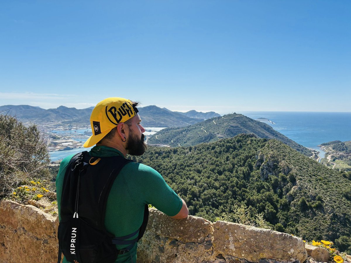 Buda87365's tweet photo. La vida comienza con un sueño…! 🤘🏽⚡️⛰️ https://t.co/Zv0nABYIZp