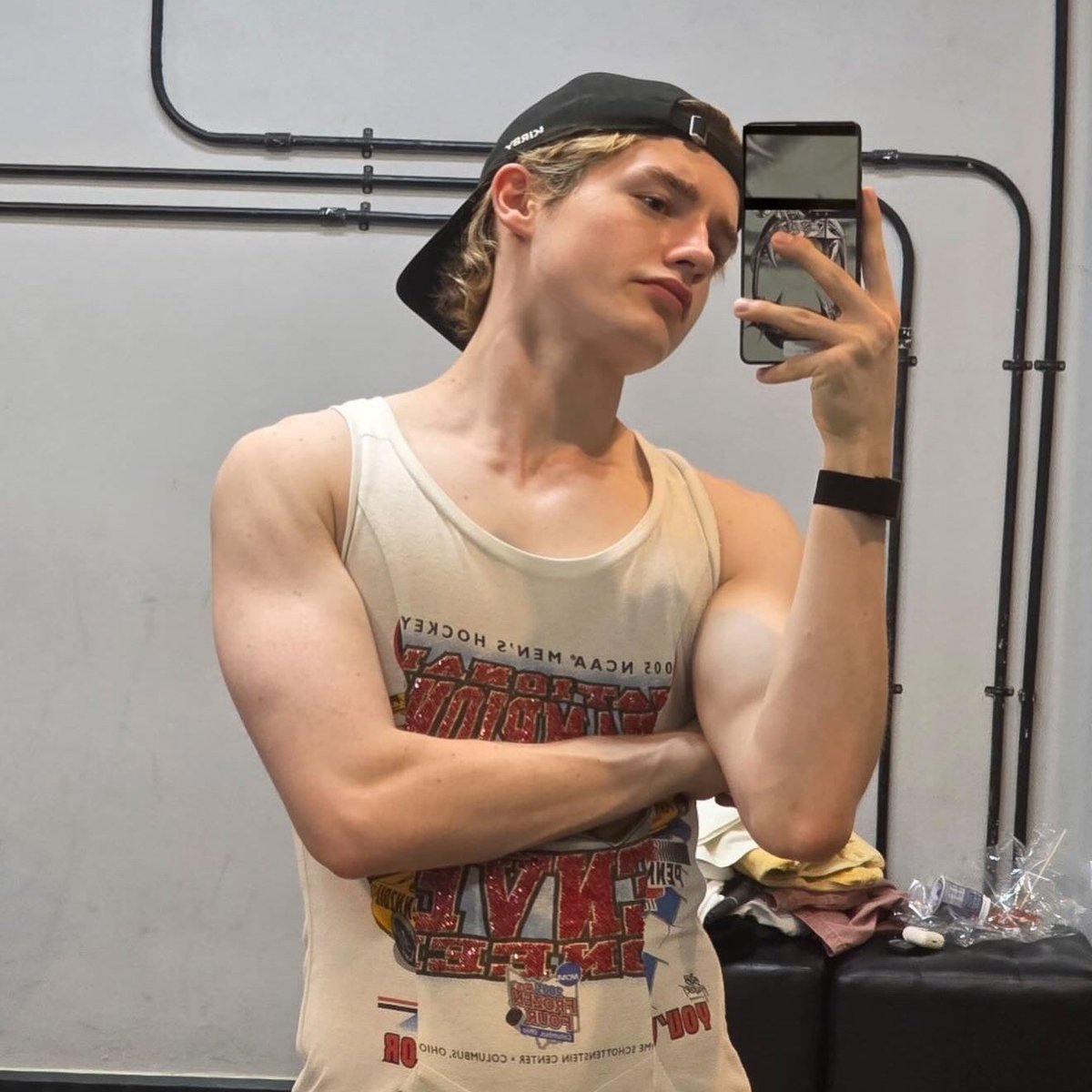 BoysLove Hub tweet media