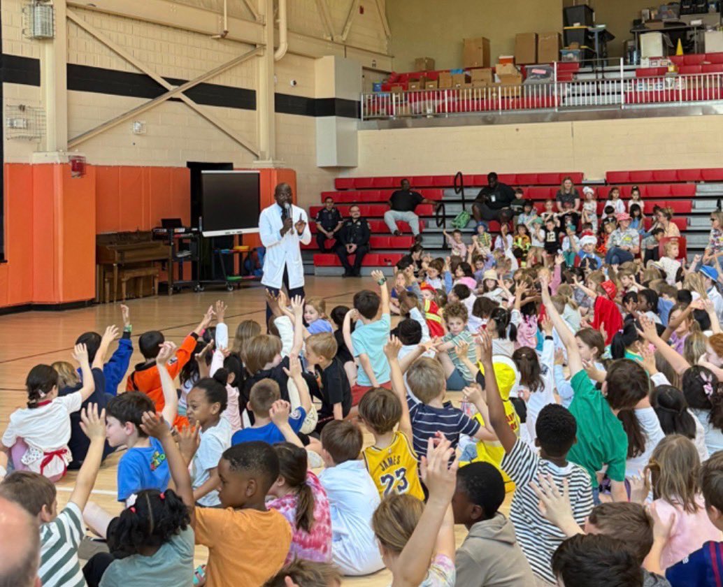 I had the best time engaging with students at Stoddert Elementary School last week . It is so exciting to share my passion for medicine, to hear the dreams these young people have, and to meet with the teachers and administrators that make this school run! 

Thanks again for the