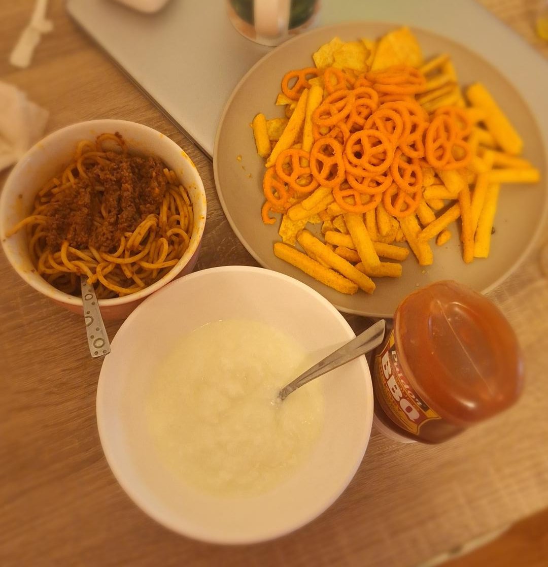 Lilly ( 4.8/20) tweet media