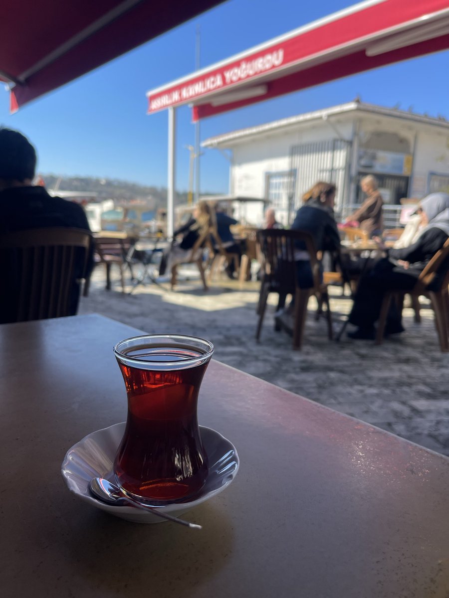 layedarr's tweet photo. En sevdiğim sahiller 
kuleli sahil, kandilli sahil, kanlıca sahil… https://t.co/lZzmM40td8