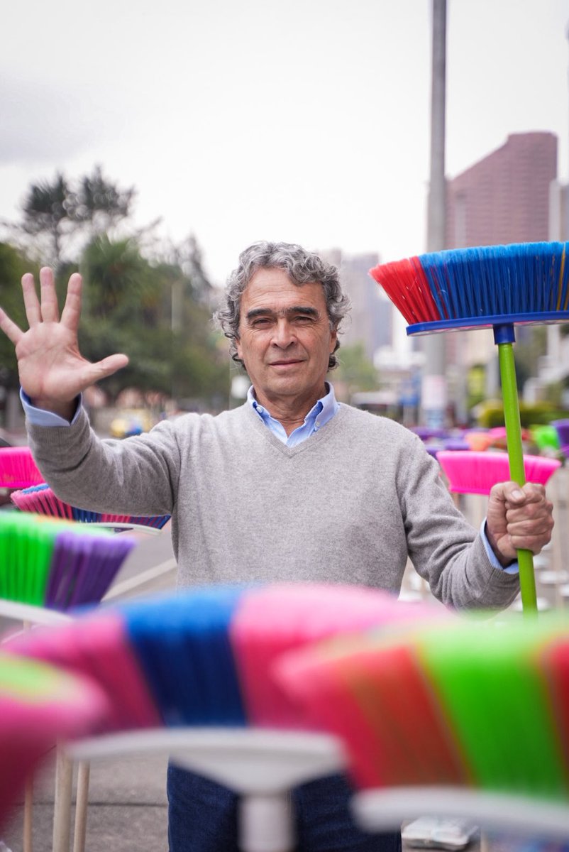 Sergio Fajardo tweet media