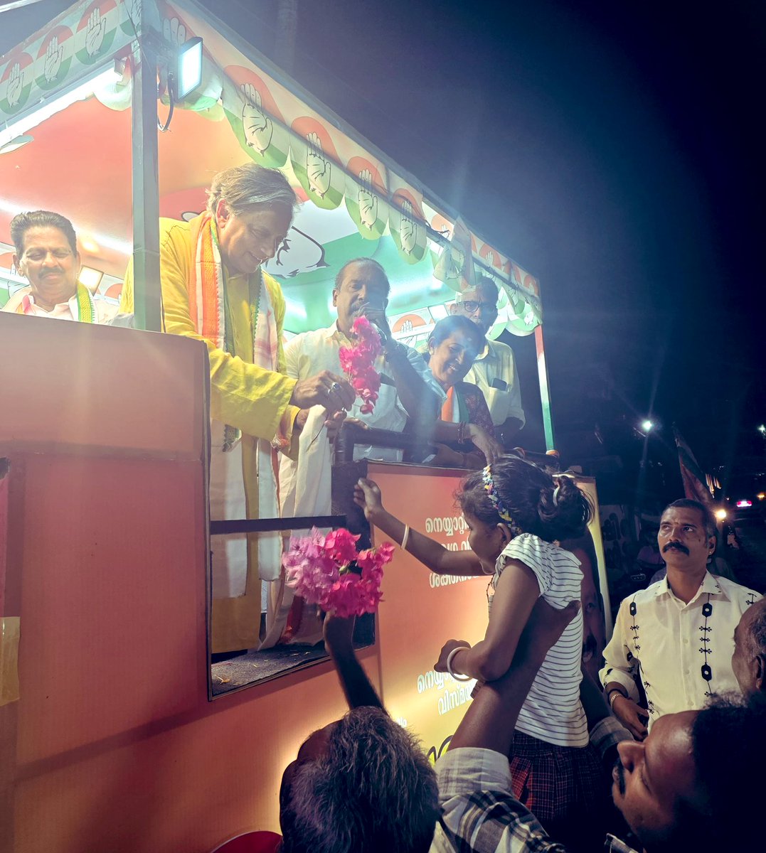 Shashi Tharoor tweet media