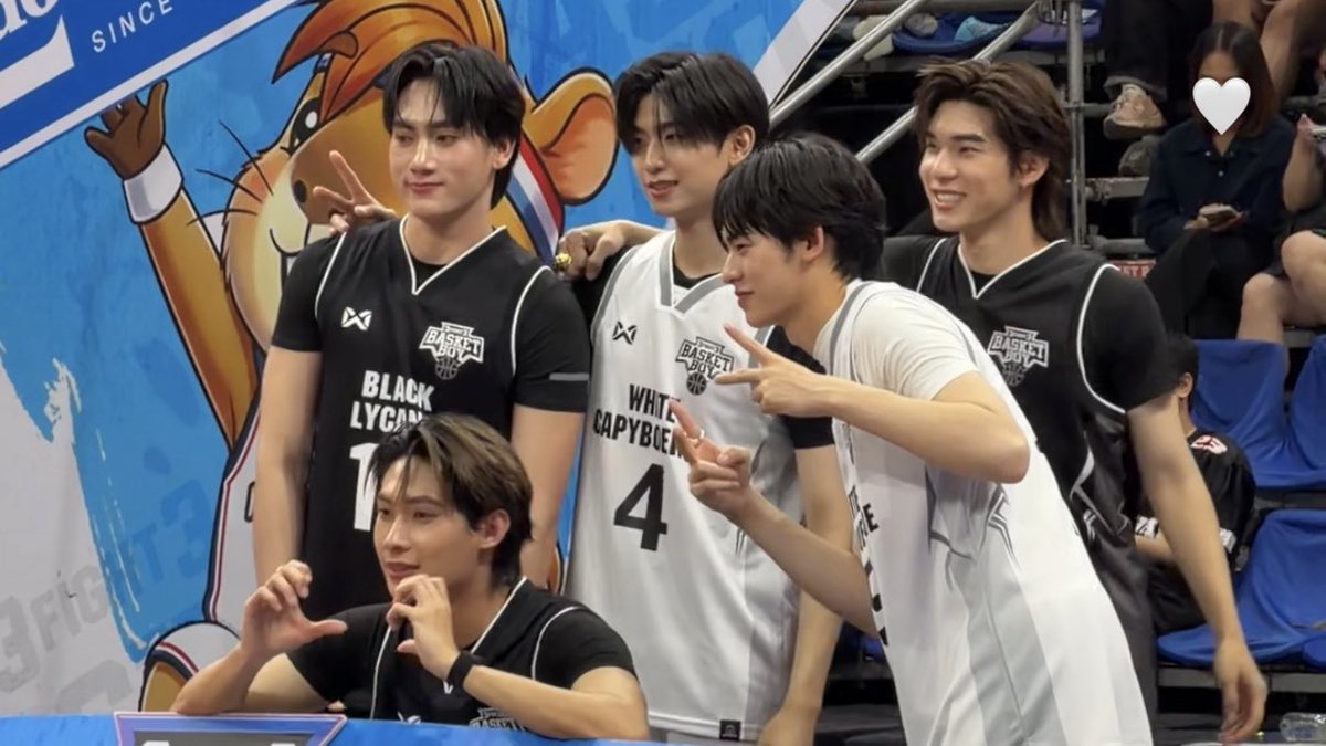 January ‧₊ ⁺ tweet media