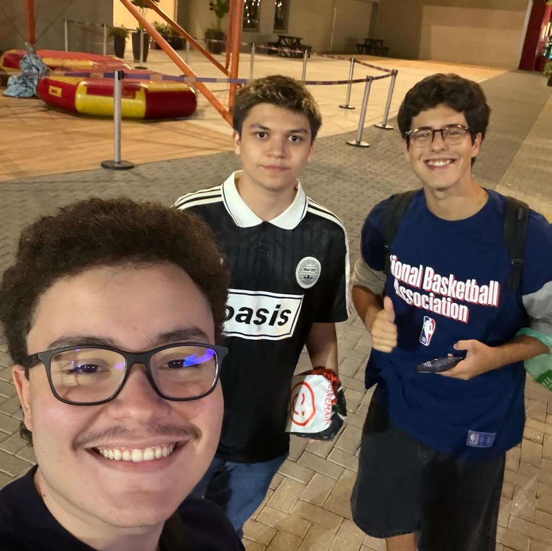 centralPauloM's tweet photo. E o MORENO voltou #TrêsGraças https://t.co/KSnD9gi9ma