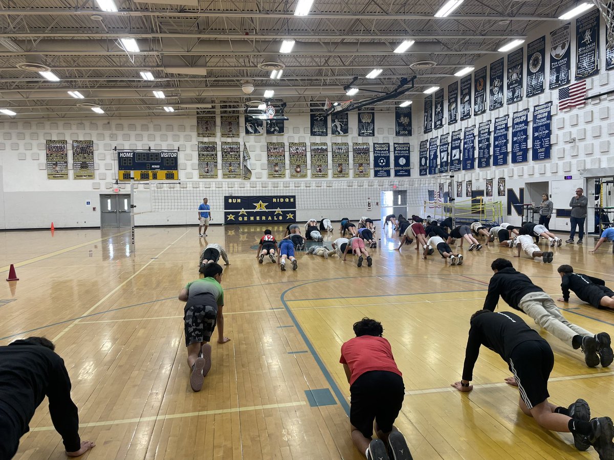 TheHillsHoops's tweet photo. Our Generals getting the day started off right in our athletic period! 💪🏼

@APRIL_PHHS @PHills_HS @CoachRWarner https://t.co/Zk47Nr27Sc