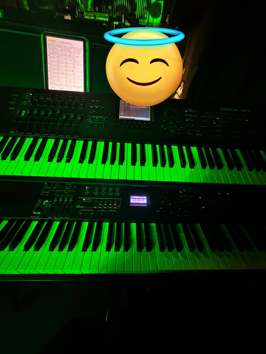 yachae030's tweet photo. 토모리님 생탄에서 건반 연주 했습니다!!🎹
관객분들과 아이돌분들의 에너지에 한번 놀라고 토모리님 무대력에 두번 놀랐던 공연이였슴다☺️👍👍👍 https://t.co/eW5gjrTxal