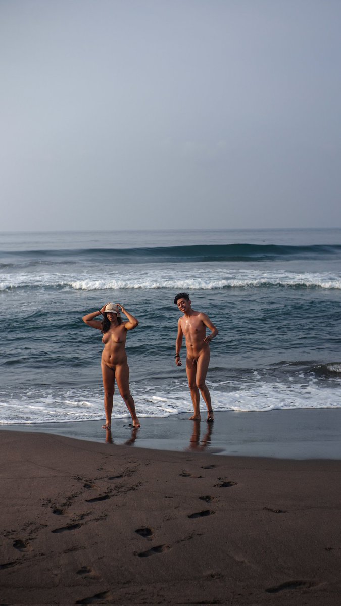 Anahi0644's tweet photo. Playa y amigos https://t.co/iheTeFKjTR