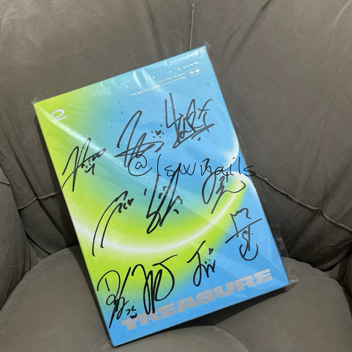 lwsmails's tweet photo. ꣑ৎ ࣪ #lswmailsfs
  wts lfb treasure ph

★ ⋆˙ treasure signed album event winning from mercari

₱6000

— onhand, x sensi
—  payo 50%, 50% cod/cop
— can provide proofs

mod : jnt / lbc 

dm for more info https://t.co/08KiGqnbu2