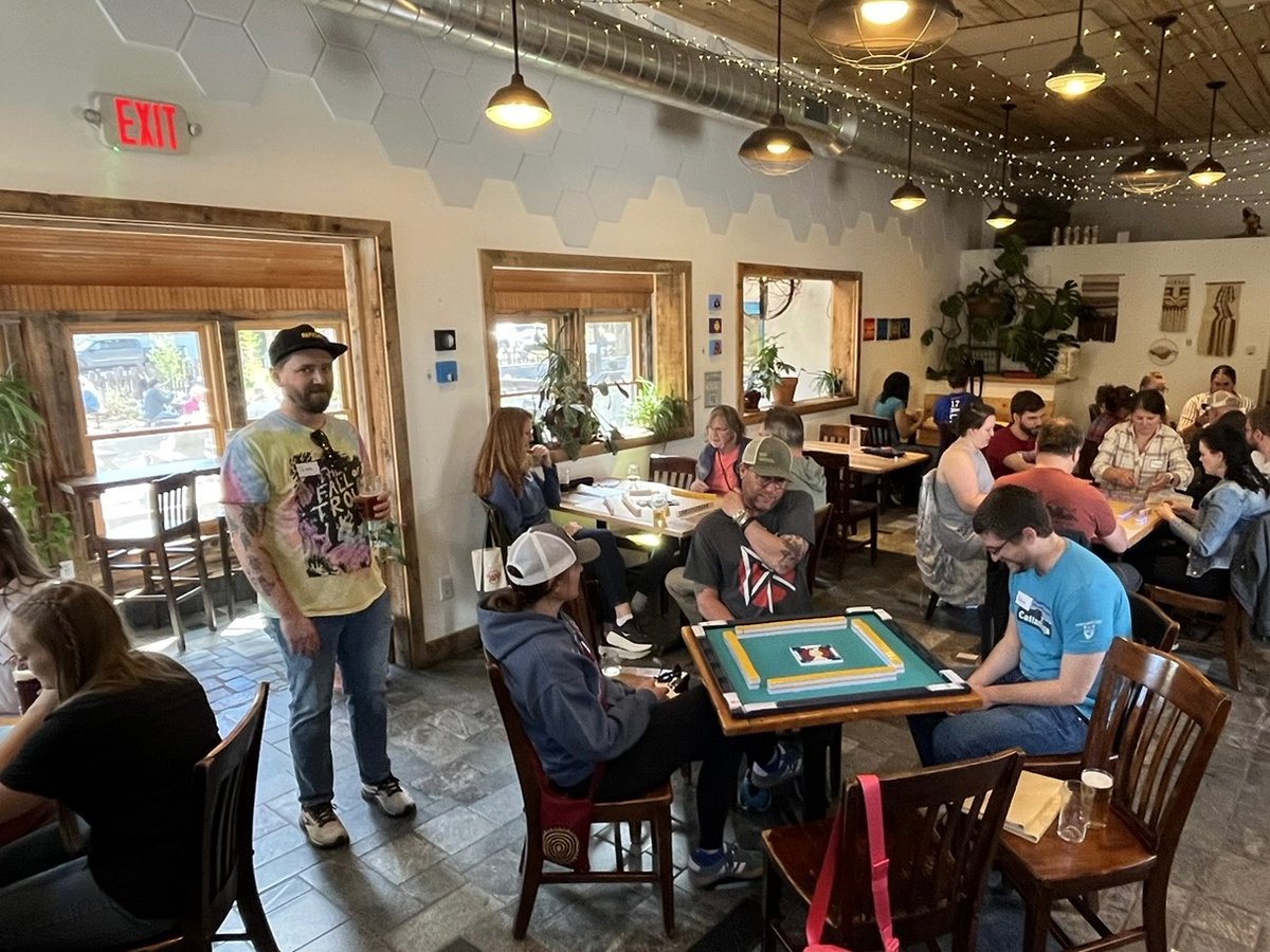 USARiichi's tweet photo. From coast to coast, Riichi mahjong was growing in the US this weekend! Clubs hosted events at conventions in California and Texas, Colorado had a huge beginners event, and Philadelphia hosted the media at their clubhouse. Great job to all the clubs sharing our favorite game! https://t.co/wPeurSbPxD