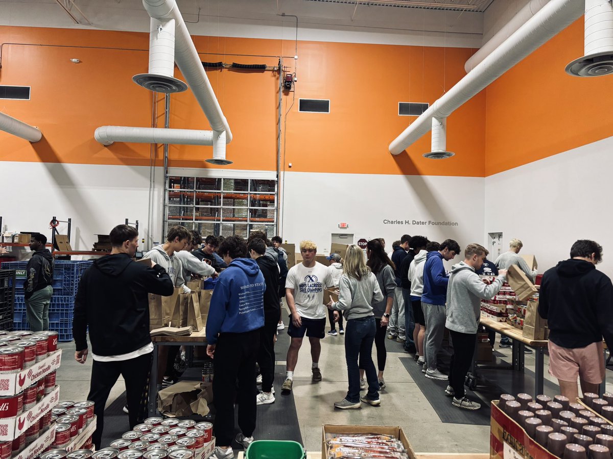 stx_lacrosse's tweet photo. This morning, the Varsity lacrosse team kicked off Spring break volunteering at the Freestore Foodbank. We worked on packaging 2160 “Power packs” for students grade K-5 who deal with food insecurity. Great wok by all involved! https://t.co/qmNKuO9cOK