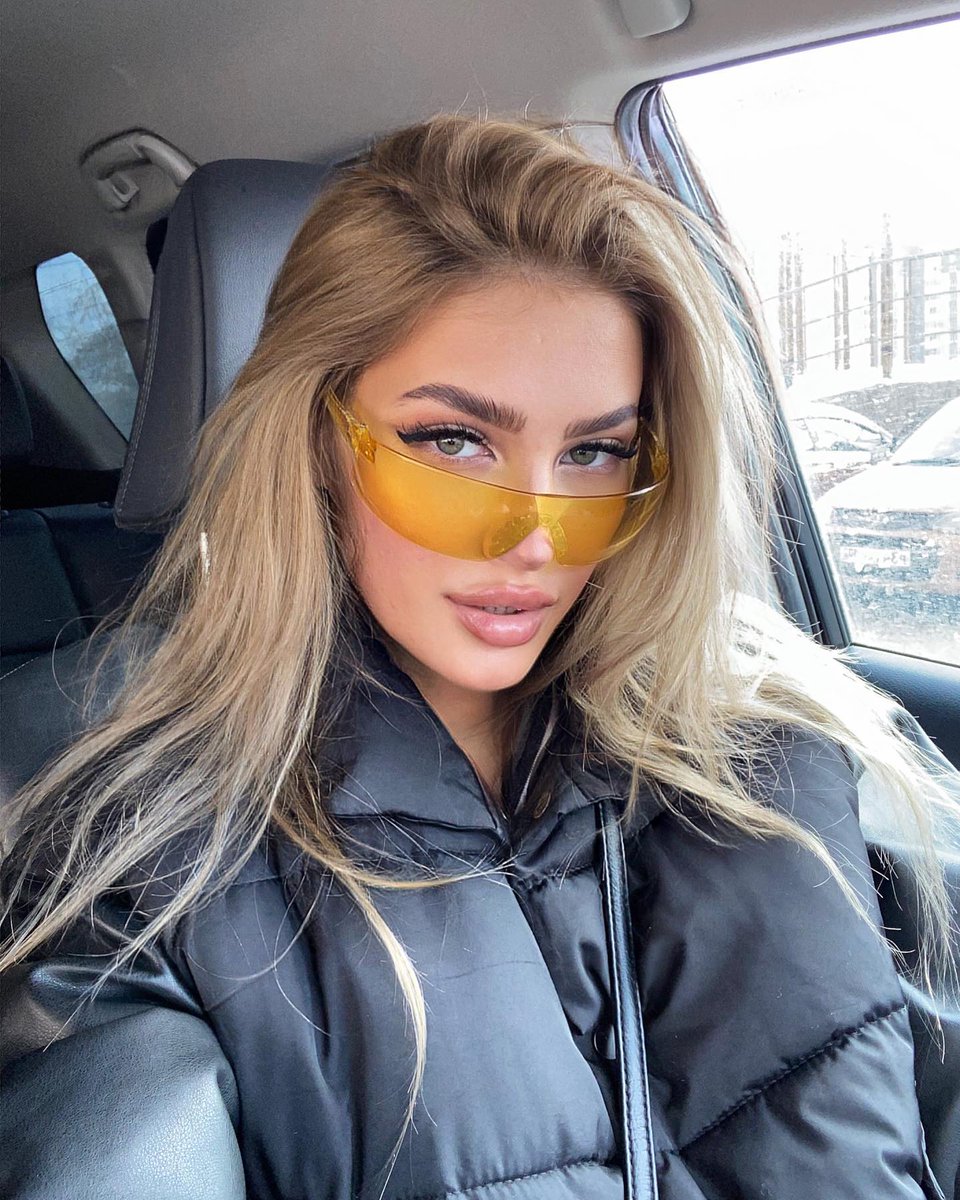 Emma👻 tweet media
