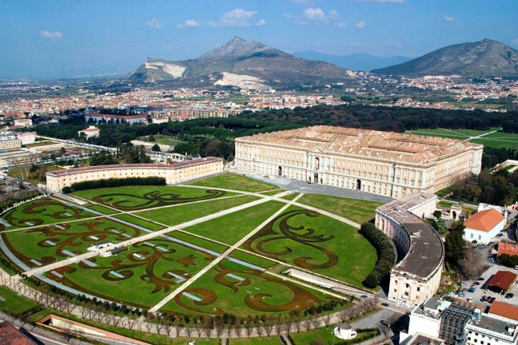 i_love_patterns's tweet photo. The Italian Versailles https://t.co/uuO5DMsFpg