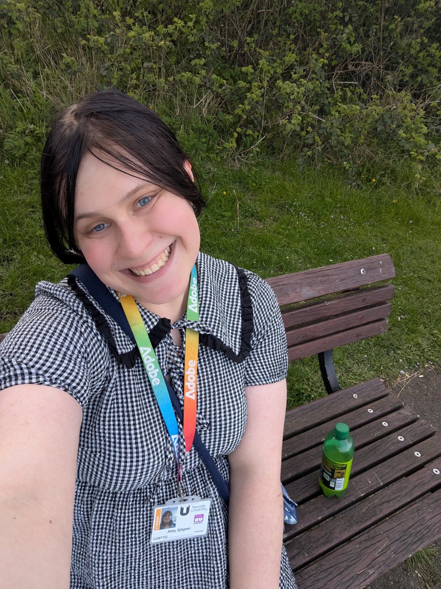 LilprincessR tweet media