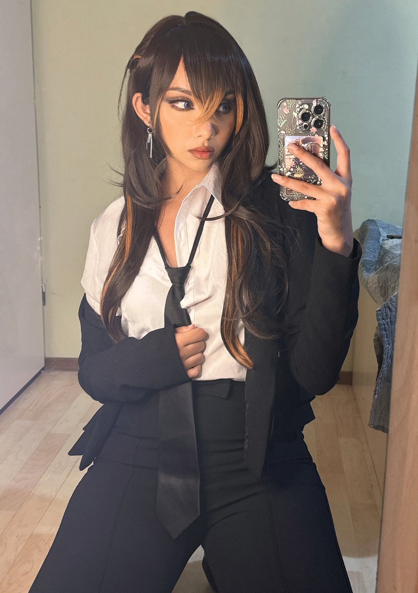 brokuroos's tweet photo. happy birthday miss dehya, u will always be my favorite cosplay hehe https://t.co/fyTqFNvDmE