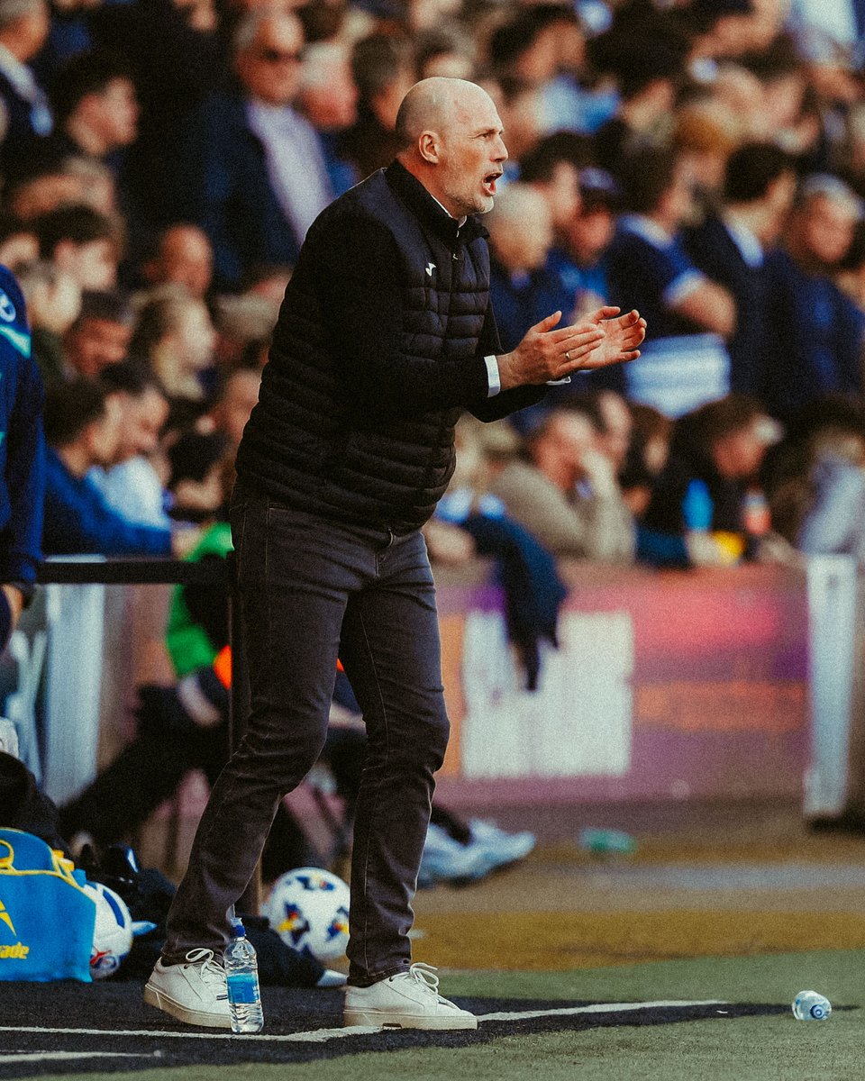 philippe_clemnt's tweet photo. Very proud of the team!💪🏻

Physically and tactically a great performance.🔰

We can’t wait for derby day! 🔜 https://t.co/ZDVKOJcQkW
