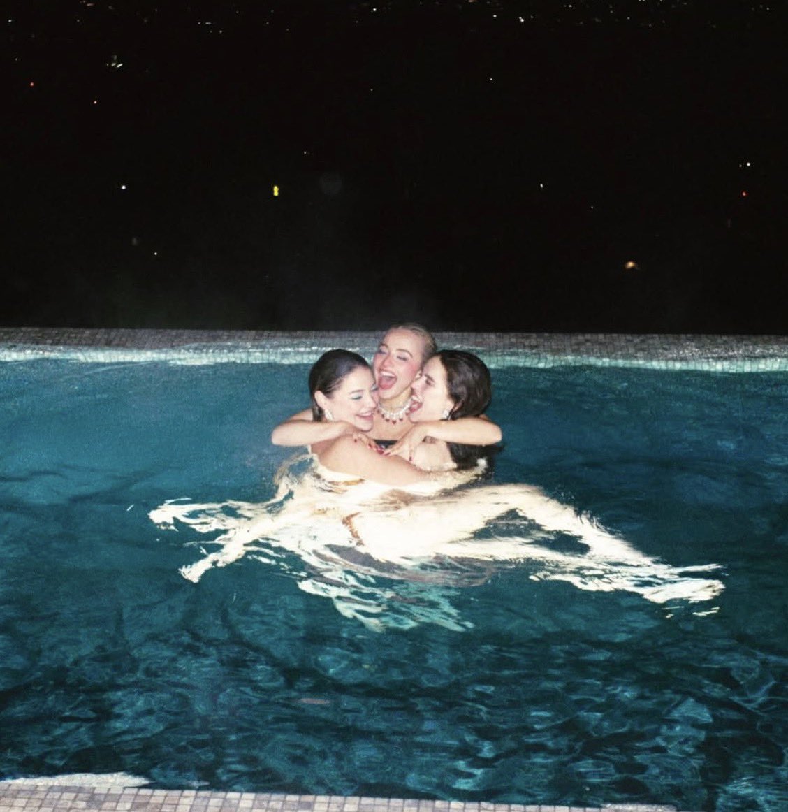 vαngıe ˚₊‧ tweet media