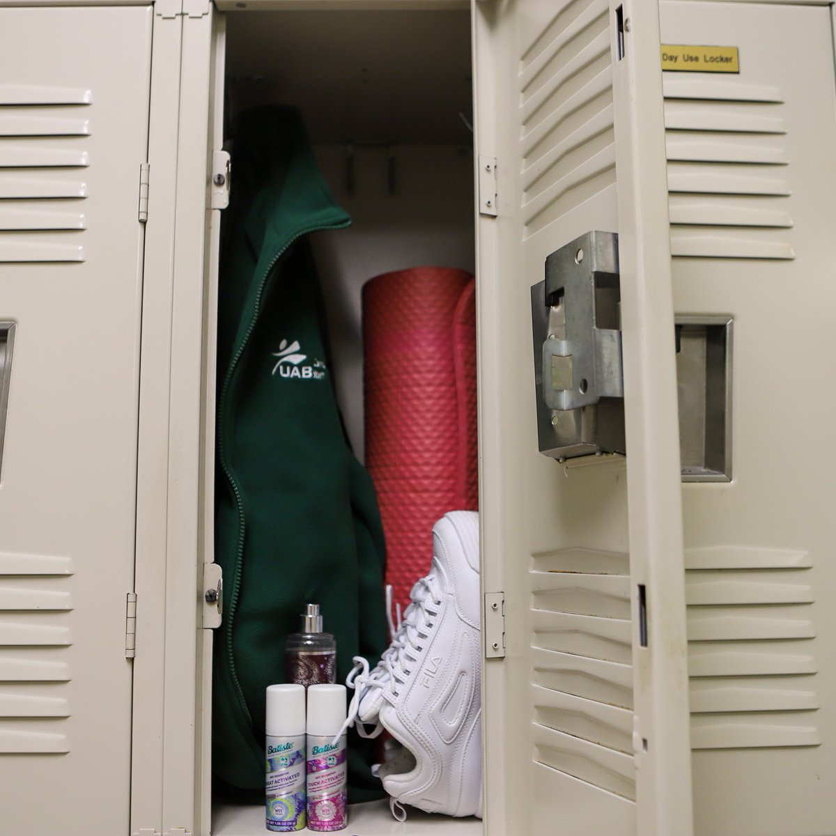 UABURec's tweet photo. 🌼 Spring Into Storage! 🌼 Keep your gear safe and your hands free this season! Rent a locker from April 1 – May 31 and snag $5 off. Spots are limited, claim yours today! https://t.co/g1Gg6HrGNP