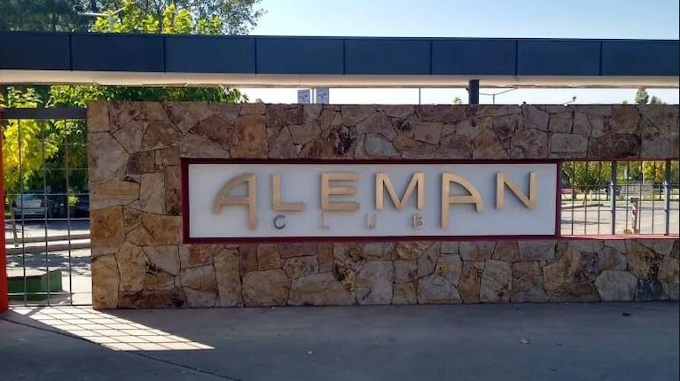 Vía Szeta tweet media