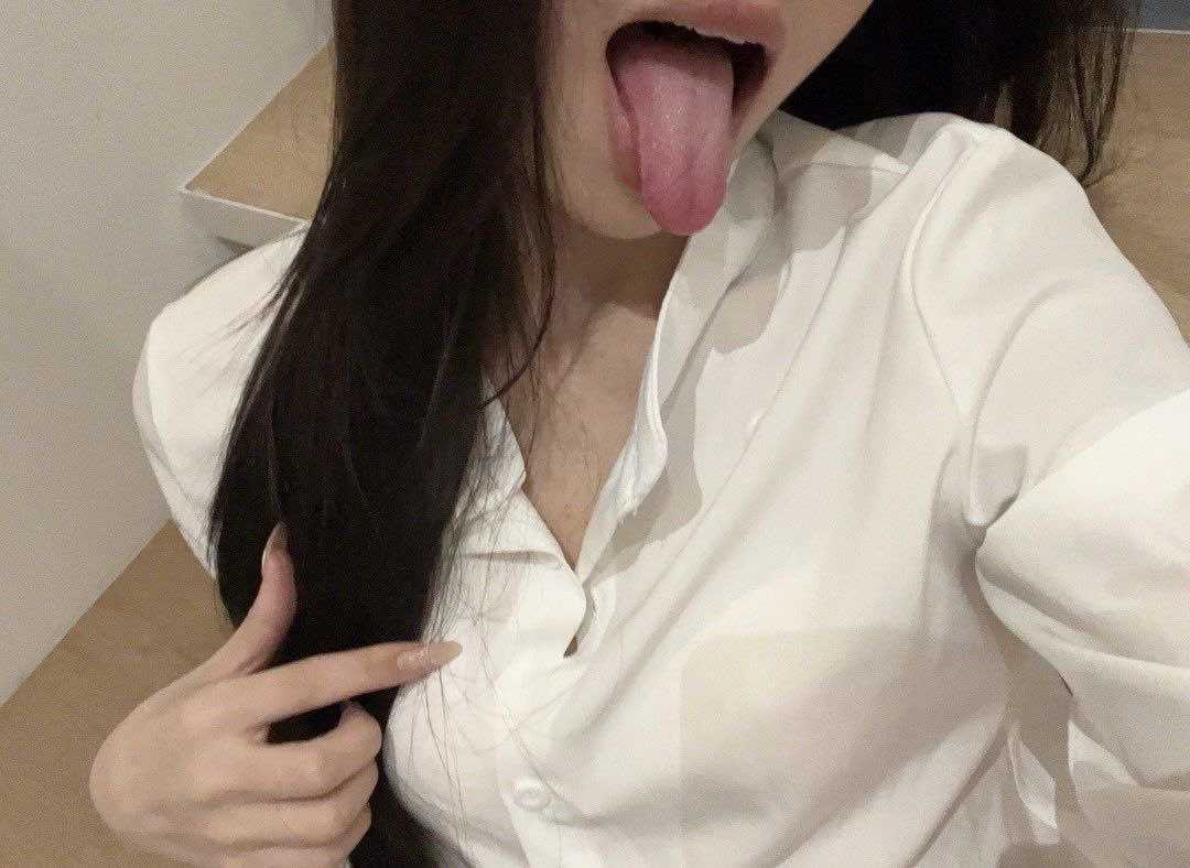manyfemp's tweet photo. 我缺钱了    有没有人睡不着的啊    来耍一回😂😂 https://t.co/CmuL8U9zAd