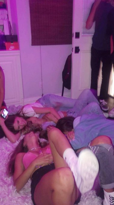 Les Tottaly Spies 💄​ tweet media