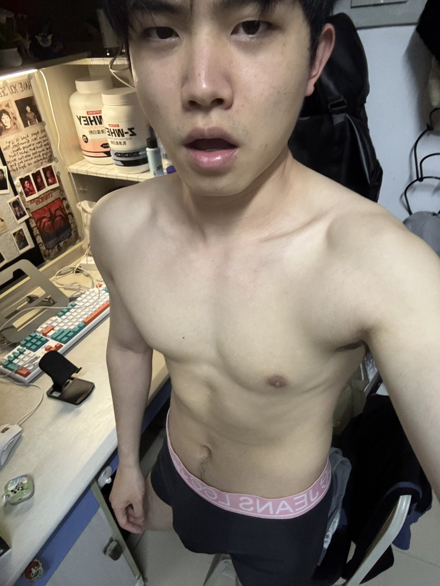 黑皮薄肌继父 tweet media