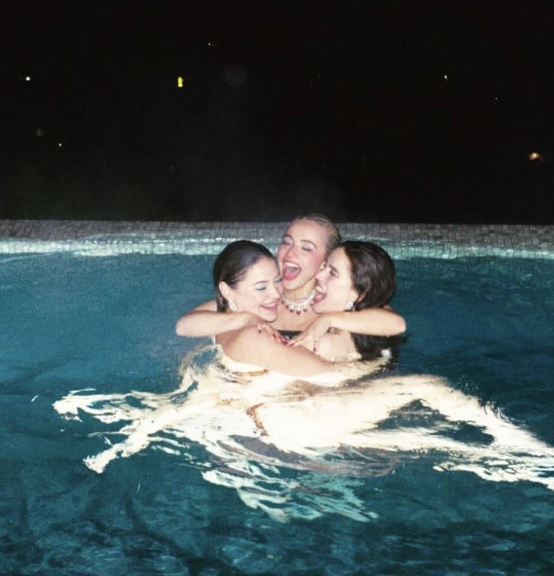 bea 🧁🐾 tweet media