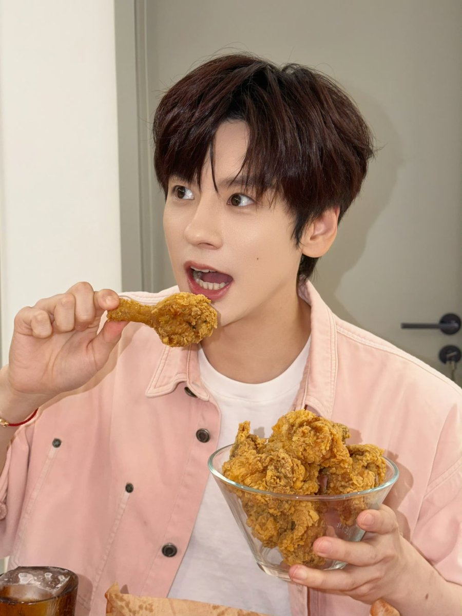 𝐌𝐢𝐥𝐞𝐬 𝐖𝐞𝐢 (@weizhmiles) on Twitter photo 