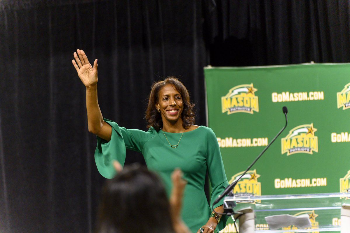 MasonWBB's tweet image. 5 years ago today, @coachvbl was officially named our ninth head coach! 

We’re pretty happy with how this hire turned out 🏆💚

#BelieveBIG² | #Ubuntu