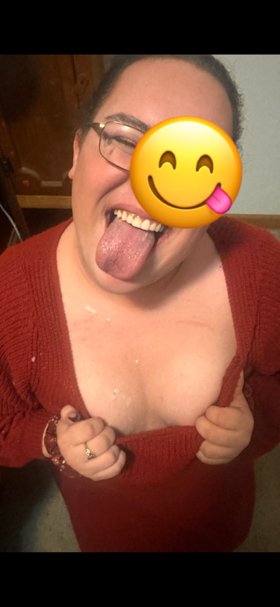 XxQueenBeex's tweet photo. @Milf_Promo @Solocumshots1 I'm cum obsessed!!!! In me on me wherever it is, I want more 😋🤤 https://t.co/JZBcrbLKjc
