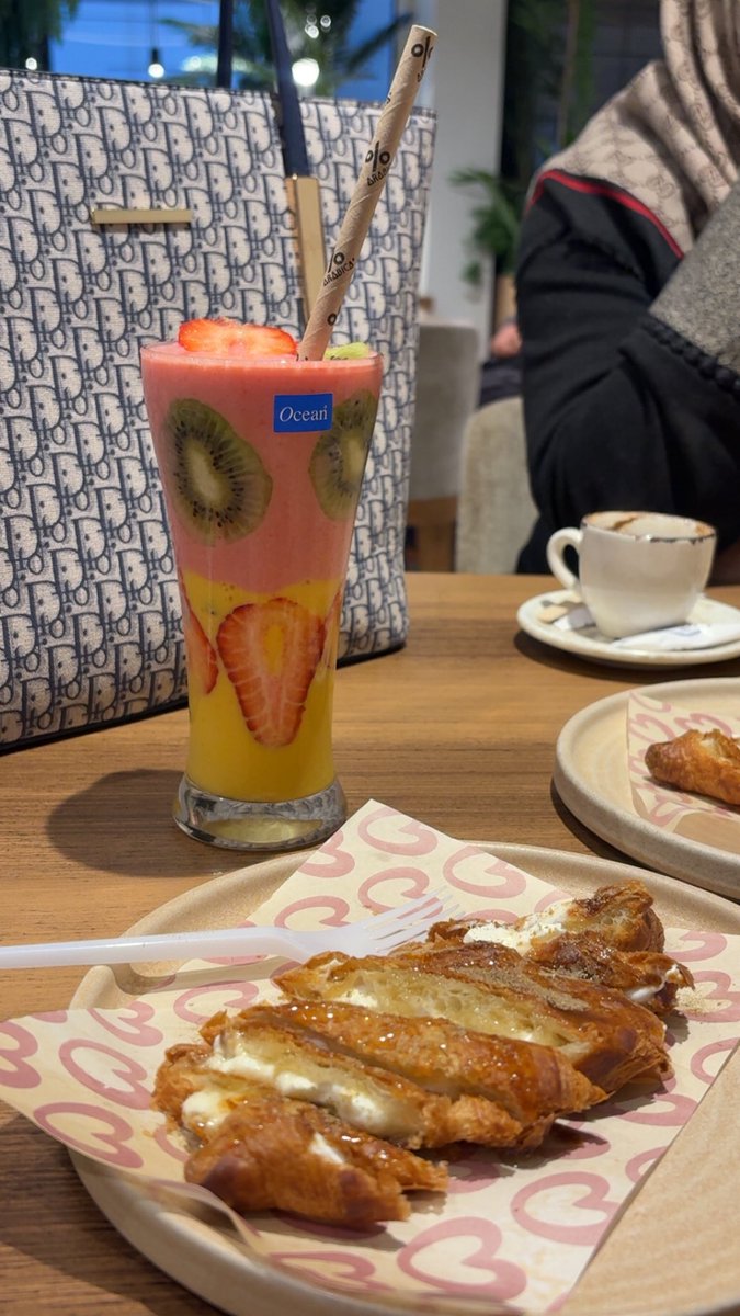 Es Lgwuel 🇱🇾 tweet media