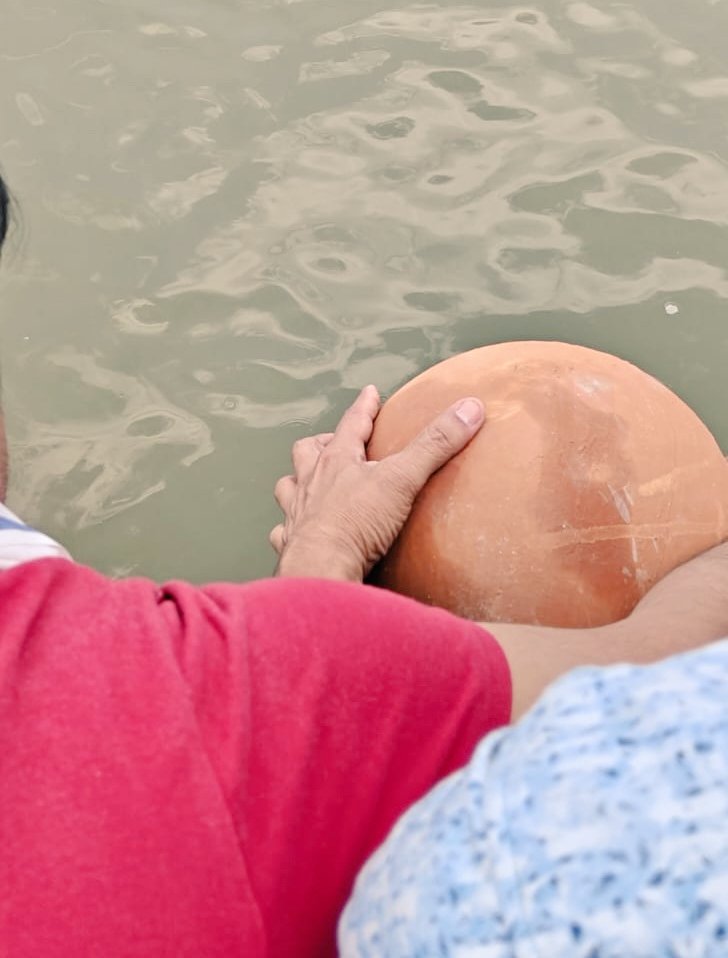 ambɪvəːt tweet media