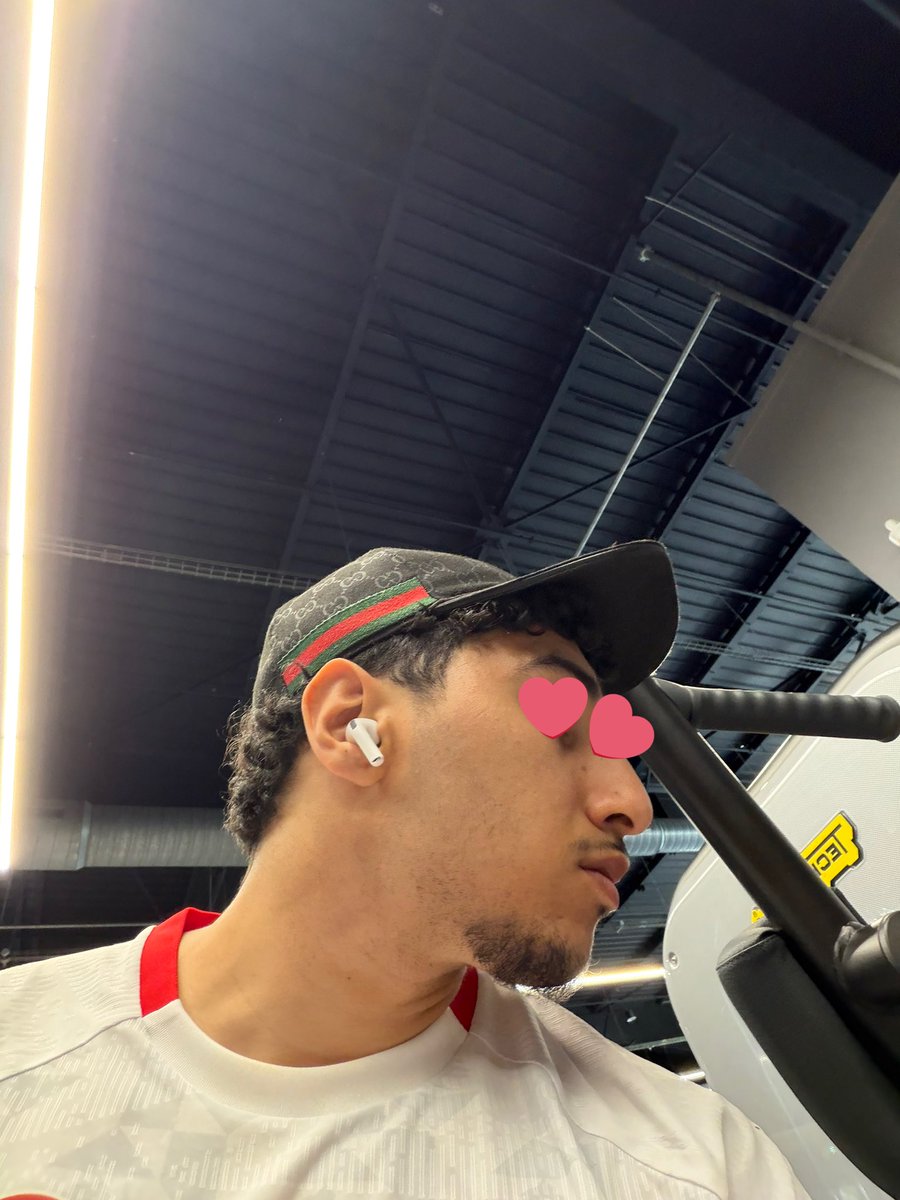 maghrebin c’est mort pour musée grevin tweet media