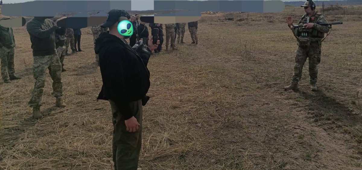 IvanBear14's tweet photo. We continue to work. We teach both military and civilian defense.
#counteringdrones #GunBroUkraine #DroneHunter #FPVcountering https://t.co/vAl2cmophV