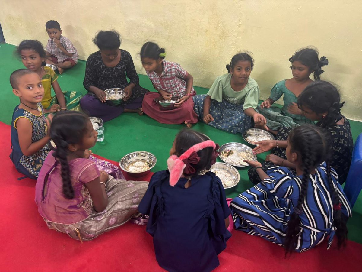 Hopegivers_Intl's tweet photo. More than a meal—it’s a place to belong.
If you’d like to be part of it:
https://t.co/djENhjYcbr https://t.co/S1NPIHikhS