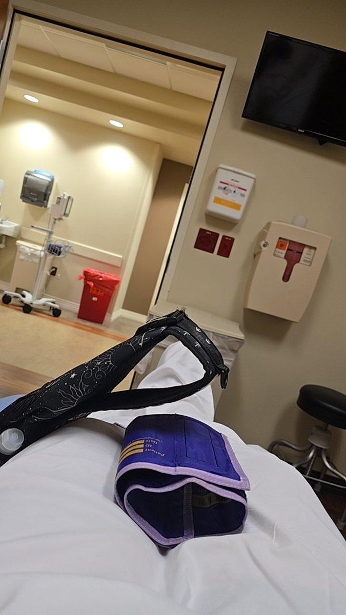 AkiiFae 🐱☕ tweet media