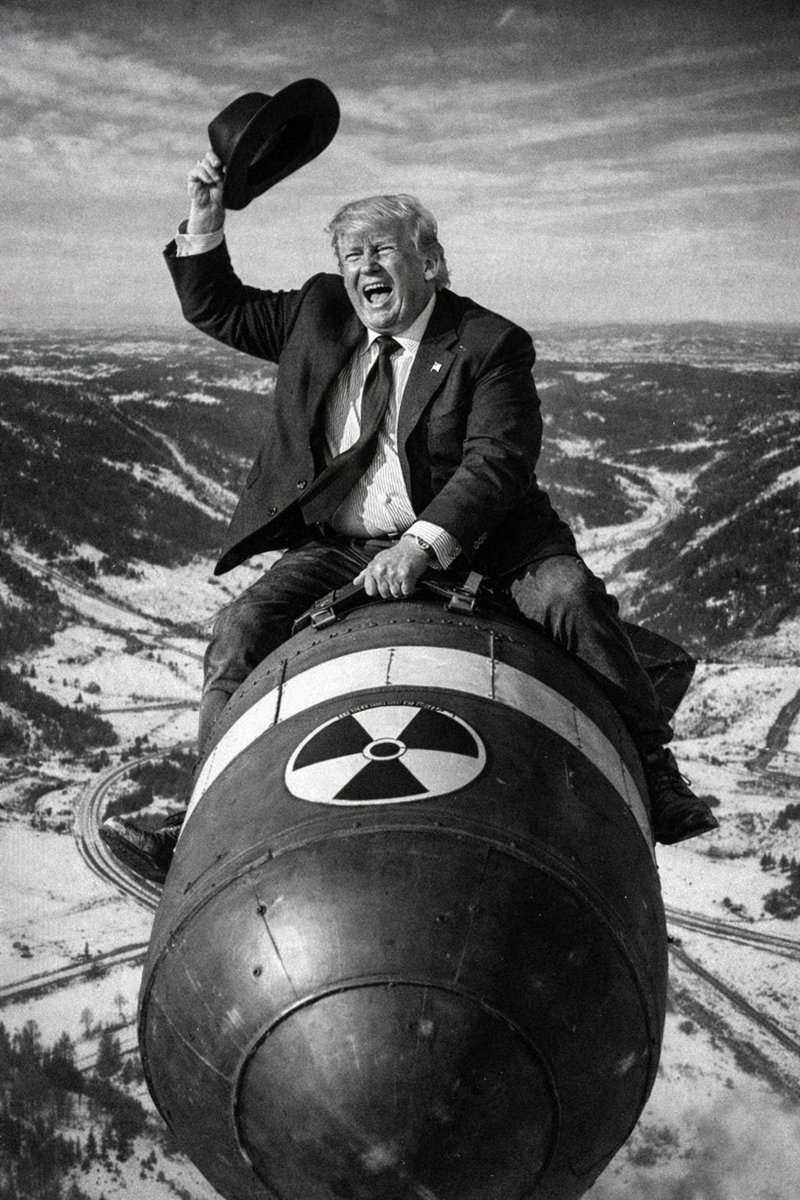 Esto acaba como "Teléfono Rojo" de Kubrick: Tromp montado en un pepino nucelar. 🫡