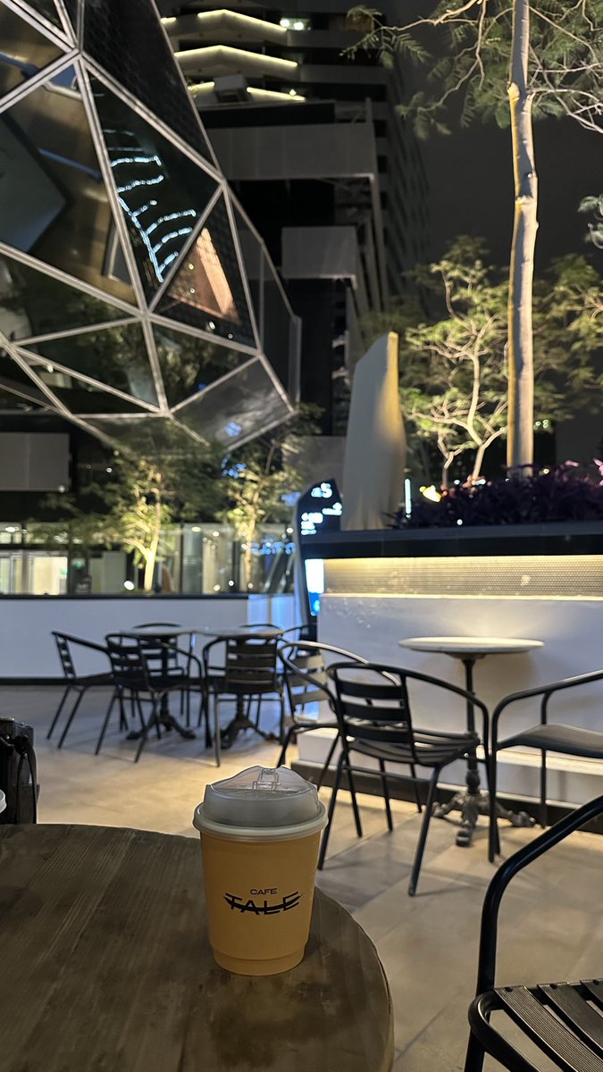 𝟸𝟽 . tweet media