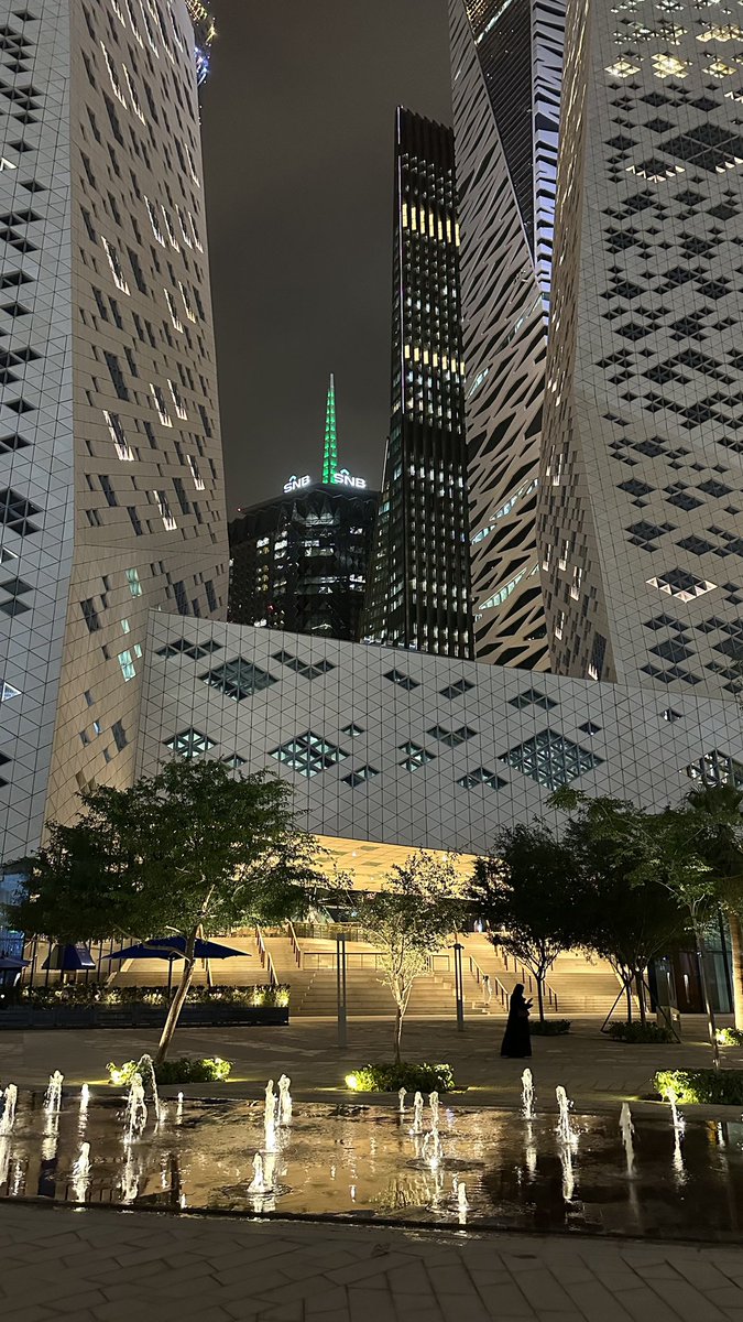 𝟸𝟽 . tweet media