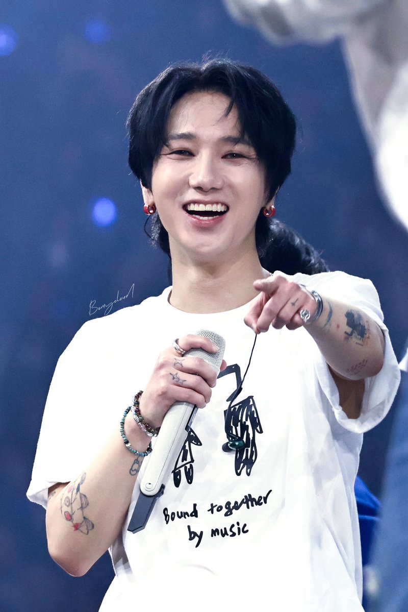 kelly 켈리 tweet media