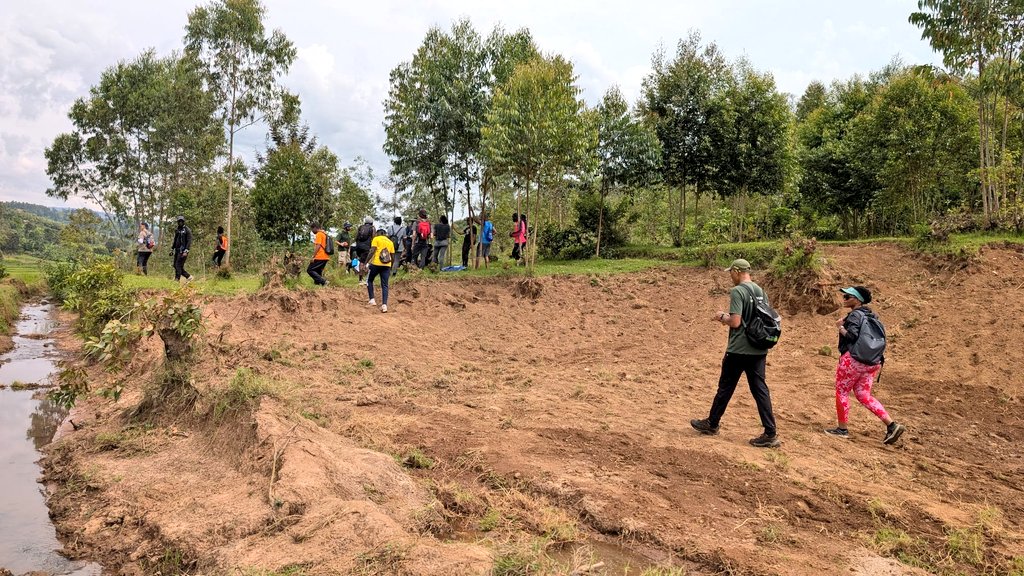 guy_mouofo's tweet photo. #hikinginrwanda @TourismloversRw https://t.co/L7tbmKytxg