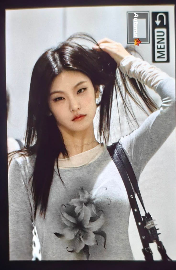 hourly yeji tweet media